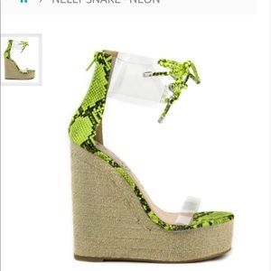 Snake skin wedge